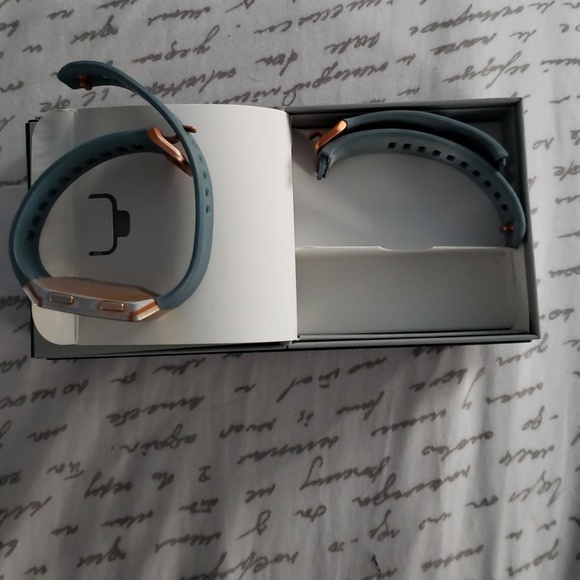 Fitbit Ionic - Picture 2 of 6